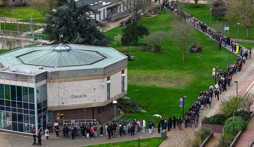 Meningitis B: How does it spread and when should you see a doctor?