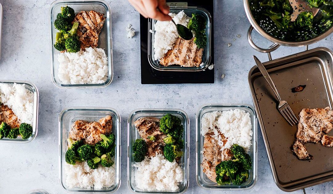 Eating same meals on repeat, and more at weekends may help you lose more weight